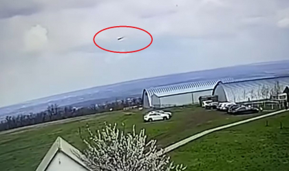 Momentul in care un avion de mici dimensiuni se prabuseste, la Vadul lui Voda - surprins de o camera de supraveghere - VIDEO Momentul in care un avion de mici dimensiuni se prabuseste, la Vadul lui Voda - surprins de o camera de supraveghere - VIDEO