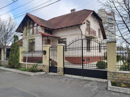 Secretele judecatorului CC care a renuntat la mandat: Firma de milioane, casa pe un teren cu bucluc si legaturile cu Vasile Bolea - anticoruptie.md