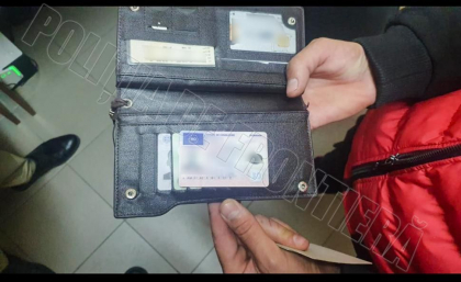 A fost rugat de mama unui moldovean sa-i transmita permisul de conducere cand ajunge in Germania, insa, la vama, s-a dovedit a fi fals. Ce a patit soferul unui microbuz de ruta, ajuns la frontiera A fost rugat de mama unui moldovean sa-i transmita permisul de conducere cand ajunge in Germania, insa, la vama, s-a dovedit a fi fals. Ce a patit soferul unui microbuz de ruta, ajuns la frontiera