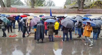 Protest in fata Curtii Constitutionale unde se examineaza sesizarile privind demisia Domnicai Manole si numirea unui nou judecator - VIDEO/GALERIE FOTO Protest in fata Curtii Constitutionale unde se examineaza sesizarile privind demisia Domnicai Manole si numirea unui nou judecator - VIDEO/GALERIE FOTO