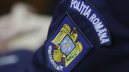 Un politist din Bucuresti a fost prins la pensat in timpul serviciului. Nu a putut interveni la o urgenta pentru ca era la salon