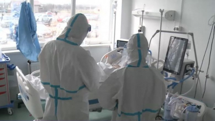 Povestea unui copil care a murit de Covid chiar de ziua mamei lui. Preot: Erau in spital, in saloane diferite, iar ea nu a stiut