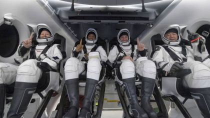 Prima aterizare a NASA pe timp de noapte dupa 53 de ani. Capsula SpaceX a adus acasa 4 astronauti de pe ISS Prima aterizare a NASA pe timp de noapte dupa 53 de ani. Capsula SpaceX a adus acasa 4 astronauti de pe ISS
