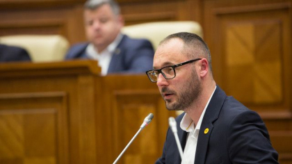 Sergiu Litvinenco a contestat la judecatorul de instructie Ordonanta de refuz emisa de Procurorul General in cazul tentativei de uzurpare a puterii de stat Sergiu Litvinenco a contestat la judecatorul de instructie Ordonanta de refuz emisa de Procurorul General in cazul tentativei de uzurpare a puterii de stat