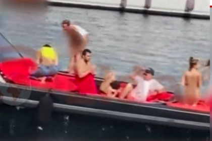 Istoria se repeta. Cateva tinere din Ucraina au fost retinute in Turcia pentru ca au pozat goale pe un iaht - VIDEO Istoria se repeta. Cateva tinere din Ucraina au fost retinute in Turcia pentru ca au pozat goale pe un iaht - VIDEO