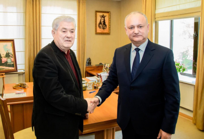 PSRM si PCRM au semnat acordul de creare a blocului electoral. Momentul in care Voronin da mana cu Dodon PSRM si PCRM au semnat acordul de creare a blocului electoral. Momentul in care Voronin da mana cu Dodon