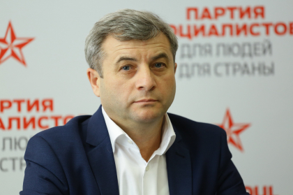 Ce prevede documentul semnat de comunisti si socialisti. Corneliu Furculita: "Va fi facut public". Locul lui Voronin pe lista electorala Ce prevede documentul semnat de comunisti si socialisti. Corneliu Furculita: "Va fi facut public". Locul lui Voronin pe lista electorala