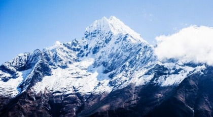 Tragedie pe Everest. Doi alpinisti au murit din cauza epuizarii