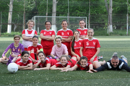 Formatia Agarista ramane lidera in fotbalul feminin din Moldova. Fetele din Anenii Noi au devenit pentru a patra oara consecutiv campioane in Divizia Nationala Formatia Agarista ramane lidera in fotbalul feminin din Moldova. Fetele din Anenii Noi au devenit pentru a patra oara consecutiv campioane in Divizia Nationala