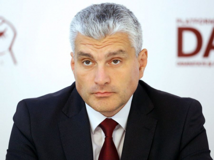 Alexandru Slusari, despre declaratiile socialistilor ca in rezerva de stat mai sunt peste 50 mii tone de grau: "Este un fals mai mare cat Dodon" Alexandru Slusari, despre declaratiile socialistilor ca in rezerva de stat mai sunt peste 50 mii tone de grau: "Este un fals mai mare cat Dodon"