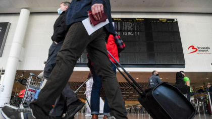 UE isi deschide granitele pentru toti calatorii vaccinati cu vaccinuri aprobate in Europa, adica nu cu seruri din Rusia si China UE isi deschide granitele pentru toti calatorii vaccinati cu vaccinuri aprobate in Europa, adica nu cu seruri din Rusia si China