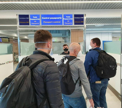 Un barbat, dat in cautare internationala pentru escrocherie in proportii deosebit de mari, extradat autoritatilor din Moldova - FOTO
Un barbat, dat in cautare internationala pentru escrocherie in proportii deosebit de mari, extradat autoritatilor din Moldova - FOTO