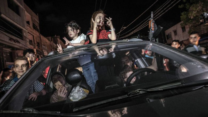 Focul a incetat intre Israel si militantii din Fasia Gaza, palestinienii s-au bucurat in strada. Hamas: Mainile noastre sunt pe tragaci - FOTO Focul a incetat intre Israel si militantii din Fasia Gaza, palestinienii s-au bucurat in strada. Hamas: Mainile noastre sunt pe tragaci - FOTO