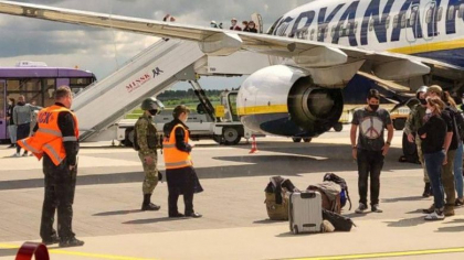 Avionul deturnat si arestarea jurnalistului Protasevici: UE a hotarat noi sanctiuni impotriva Belarusului si a cerut companiilor sa evite spatiul aerian belarus