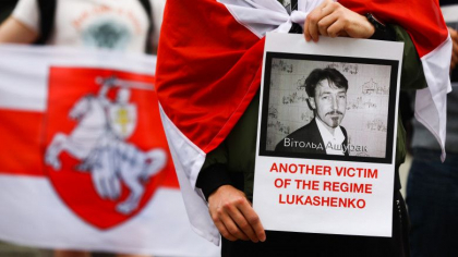 Activist din Belarus, mort in inchisoare. Familiei i s-a spus ca a suferit un infarct, insa trupul a fost returnat cu un bandaj la cap Activist din Belarus, mort in inchisoare. Familiei i s-a spus ca a suferit un infarct, insa trupul a fost returnat cu un bandaj la cap