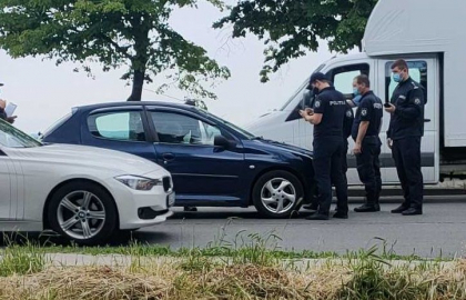 Un barbat a murit in masina, la volan, pe o strada din capitala - VIDEO/FOTO Un barbat a murit in masina, la volan, pe o strada din capitala - VIDEO/FOTO