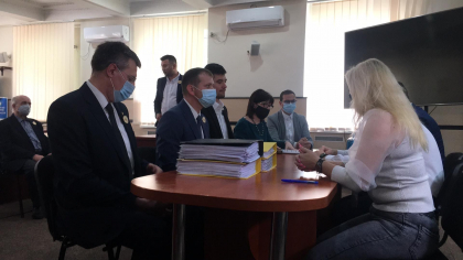 AUR a depus actele la CEC pentru inregistrarea in calitate de concurent pentru alegerile parlamentare anticipate din 11 iulie - FOTO/ VIDEO AUR a depus actele la CEC pentru inregistrarea in calitate de concurent pentru alegerile parlamentare anticipate din 11 iulie - FOTO/ VIDEO