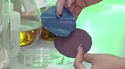 O echipa de cercetatori din Rusia a inventat un material care ne-ar putea scapa definitiv de spalatul hainelor O echipa de cercetatori din Rusia a inventat un material care ne-ar putea scapa definitiv de spalatul hainelor