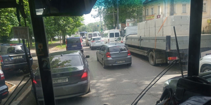 Ambuteiaj enorm la Telecentru, cauzat de reparatia unei strazi. Zeci de masini blocate in trafic - FOTO
