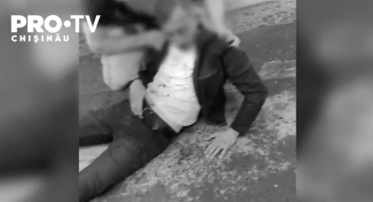 Soferul Porsche-ului, care a batut un barbat pe strazile capitalei, vine cu explicatii: "S-au napustit asupra mea si nu am avut ce face, trebuia sa ma apar"