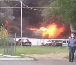 Incendiu puternic in capitala. Un depozit cu 700 litri de motorina - cuprins de flacari - VIDEO Incendiu puternic in capitala. Un depozit cu 700 litri de motorina - cuprins de flacari - VIDEO