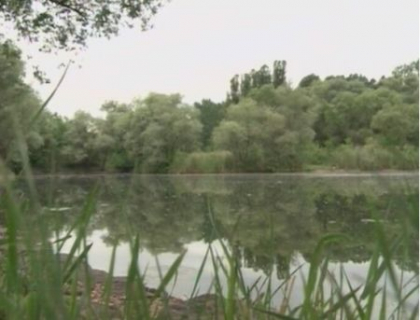 Tragedie la Rezina. Un barbat a fost gasit inecat intr-un iaz