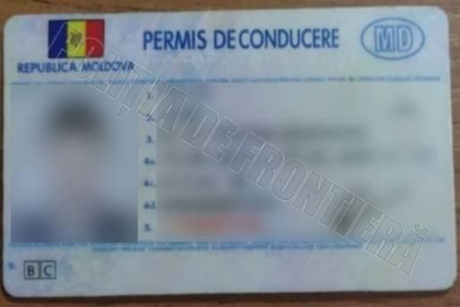 Un moldovean din Nisporeni - prins cu permisul de conducere fals. Acesta s-a ales cu un dosar penal