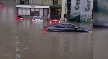 Craiova, sub ape, dupa o ploaie torentiala. Strazile au devenit in scurt timp lacuri