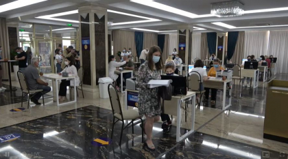 LIVE. Efectuarea rapelului maratonului universitar de imunizare impotriva COVID-19 cu genericul „De la student la student” organizat de Universitatea de Stat de Medicina si Farmacie „Nicolae Testemitanu”