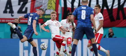 Polonia 1-2 Slovacia | GOOOOOL SLOVACIA! Skriniar inscrie cu un sut puternic din interiorul careului Polonia 1-2 Slovacia | GOOOOOL SLOVACIA! Skriniar inscrie cu un sut puternic din interiorul careului