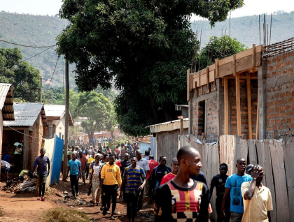 Mercenarii rusi au ucis si torturat civili in Republica Centrafricana: „Erau copiii nostri pe care i-au omorat”
Mercenarii rusi au ucis si torturat civili in Republica Centrafricana: „Erau copiii nostri pe care i-au omorat”