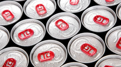 Un barbat a facut infarct dupa ce a baut, timp de un an, intre 8 si 12 cutii de energizante pe zi Un barbat a facut infarct dupa ce a baut, timp de un an, intre 8 si 12 cutii de energizante pe zi