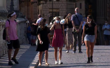 Italia renunta la masca in spatii publice, dar Anglia si Portugalia sunt in alerta din cauza variantei Delta