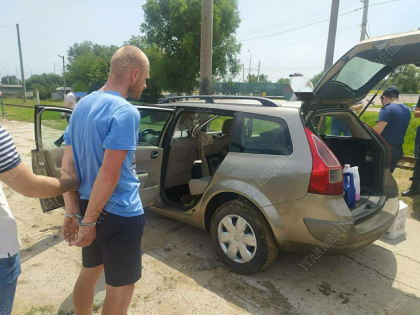 Un sofer in stare de ebrietate narcotica a incercat sa scape cu masina de militia din Transnistria. Ce au gasit in automobilul acestuia - FOTO