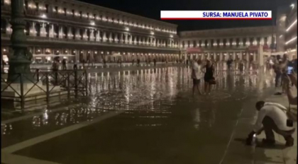 Venetia este din nou inundata. Mareea a atins aproape un metru in Piata San Marco