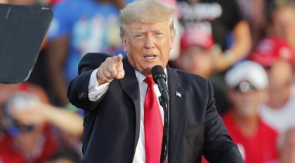 Donald Trump s-a intors in forta, in fata fanilor: ”V-a fost dor de mine?” Donald Trump s-a intors in forta, in fata fanilor: ”V-a fost dor de mine?”