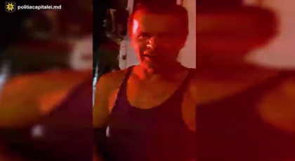 Un sofer de tir din Ucraina - ajutat de politia capitalei: „Acesta se afla pentru prima data in municipiul Chisinau si a stopat un echipaj de politie” - VIDEO Un sofer de tir din Ucraina - ajutat de politia capitalei: „Acesta se afla pentru prima data in municipiul Chisinau si a stopat un echipaj de politie” - VIDEO