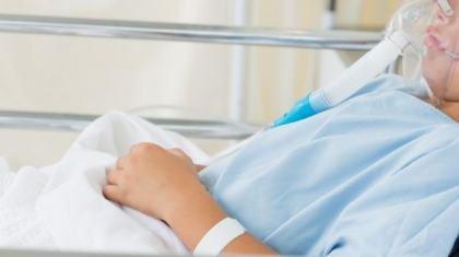 Un minor de 16 ani - transportat de urgenta la spital: este in coma alcoolica Un minor de 16 ani - transportat de urgenta la spital: este in coma alcoolica