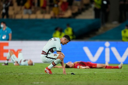 Ronaldo, furios dupa eliminarea de la Euro! Gestul facut de starul portughez la finalul meciului. Nu este pentru prima oara cand face asta