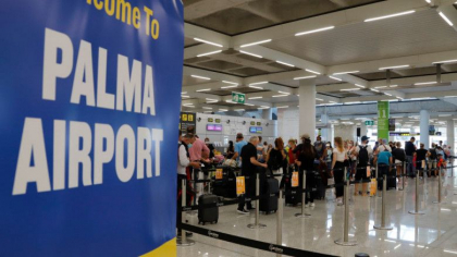Focar major de Covid in Mallorca. Hotelul in care sunt izolati sute de tineri e pazit non-stop de politie dupa ce cativa au fugit