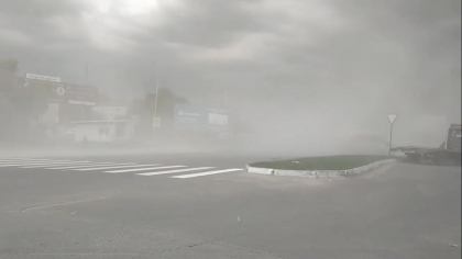 Imagini apocaliptice vin din Hancesti. O furtuna a ridicat in aer praful de pe strazile orasului - VIDEO