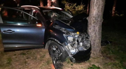 Doua persoane au ajuns la spital, dupa ce masina in care se aflau a ajuns intr-un copac, la Anenii Noi. Ce spune politia - FOTO Doua persoane au ajuns la spital, dupa ce masina in care se aflau a ajuns intr-un copac, la Anenii Noi. Ce spune politia - FOTO