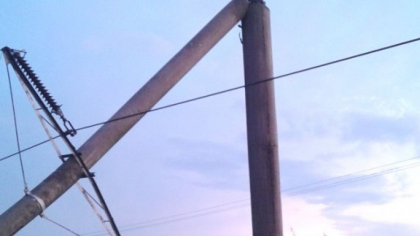 13 localitati din Moldova - fara curent electric, din cauza vantului si ploilor puternice 13 localitati din Moldova - fara curent electric, din cauza vantului si ploilor puternice
