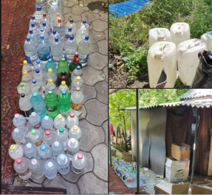 Doua femei risca amenda, dupa ce au fost prinse in timp ce vindeau alcool. Oamenii legii: "In total au fost confiscate 230 de litri de alcool etilic contrafacut"
