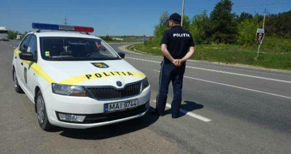 Un politist - suspectat ca a luat mita de la un sofer. Dupa ce a dat banii, conducatorul auto a mers la CNA. Ce a urmat Un politist - suspectat ca a luat mita de la un sofer. Dupa ce a dat banii, conducatorul auto a mers la CNA. Ce a urmat