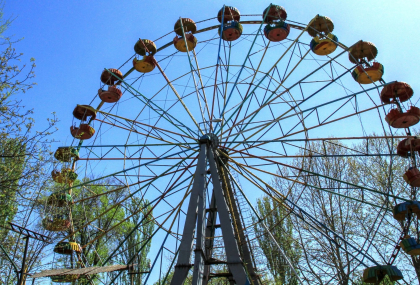 Ultima ora. O tanara a cazut de pe roata panoramica de la Valea Trandafirilor