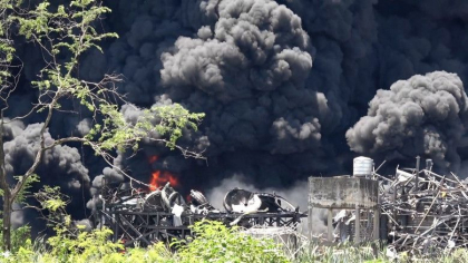 Incendiu major la o fabrica de mase plastice din Thailanda: 1 mort si cel putin 27 de raniti Incendiu major la o fabrica de mase plastice din Thailanda: 1 mort si cel putin 27 de raniti