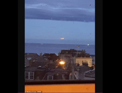 Un englez sustine ca a fotografiat un OZN de la fereastra casei sale: ”Lumina era cu adevarat puternica”