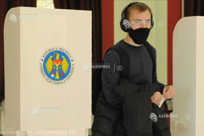 Alegeri parlamentare anticipate / 150 de sectii de votare in afara tarii, 12 in Romania Alegeri parlamentare anticipate / 150 de sectii de votare in afara tarii, 12 in Romania
