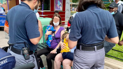 Disneyland Paris si-a cerut scuze dupa ce a impiedicat o mama sa alapteze in public. „A socat clientii straini” Disneyland Paris si-a cerut scuze dupa ce a impiedicat o mama sa alapteze in public. „A socat clientii straini”